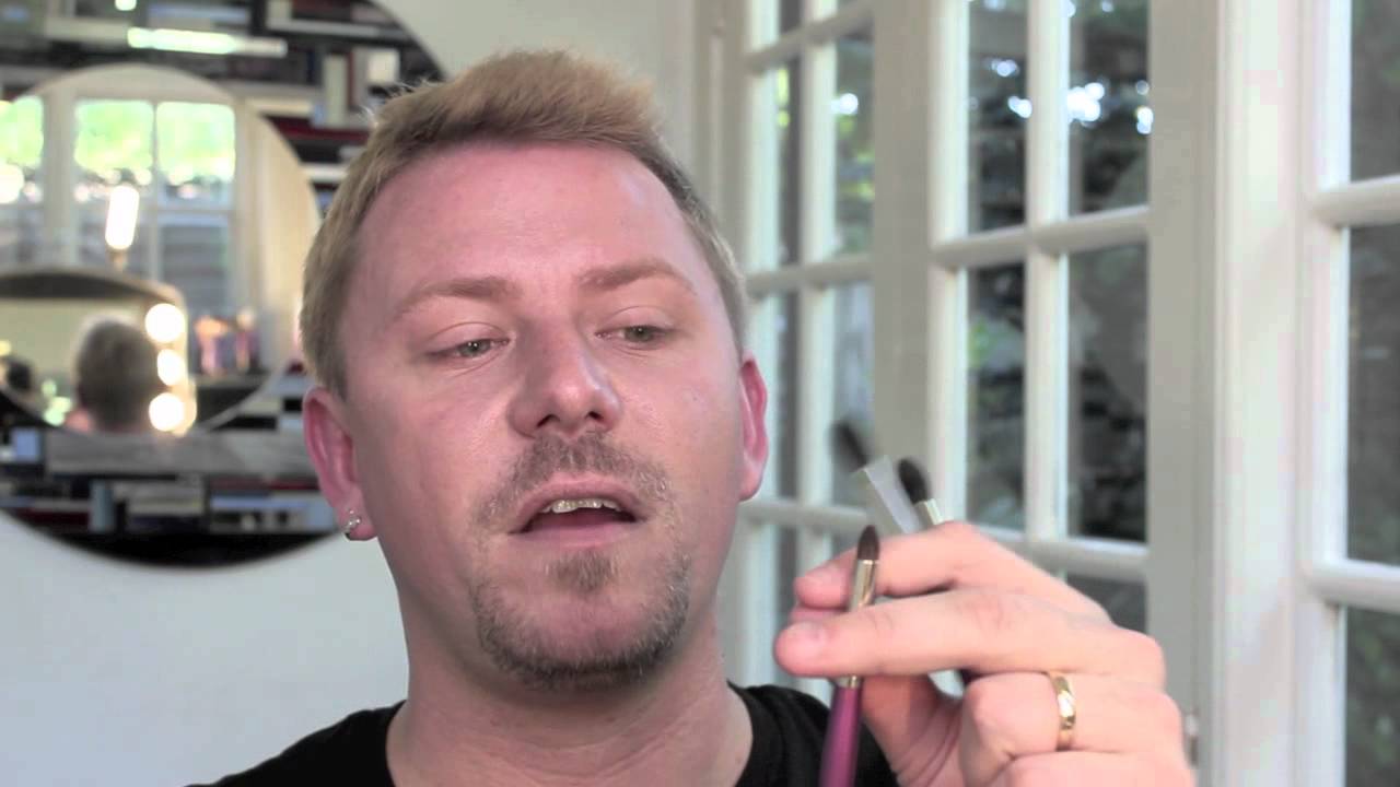 robert jones makeup brush review YouTube