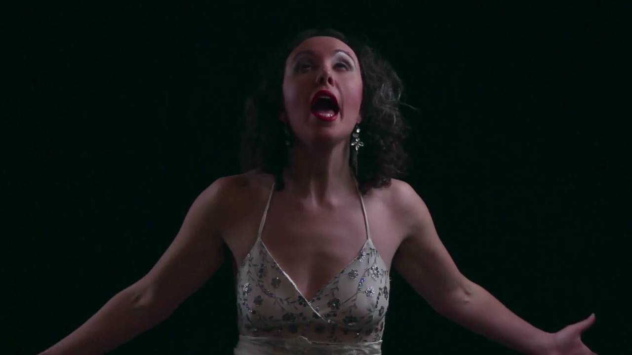 Amy Bodossian   Pour The Champagne