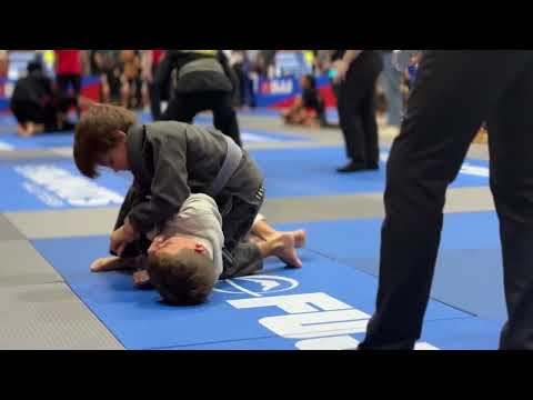 SMALL GRAPPLERS. BIG JIU-JITSU