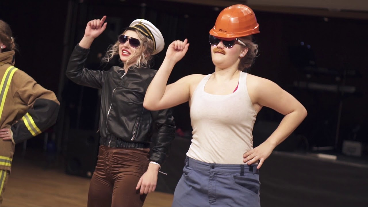 Předtančení | 4.A | Gymnázium Trutnov | Maturitní ples