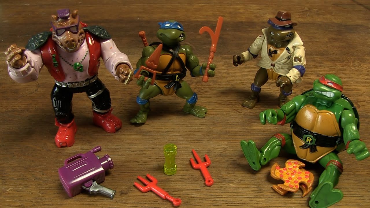 Attic find! 4 original Teenage Muntant Ninja Turtles action