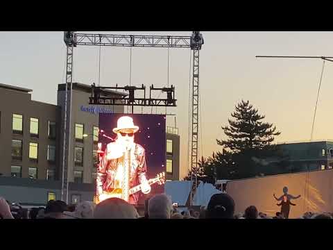 ZZ Top - Sharp Dressed Man | Live