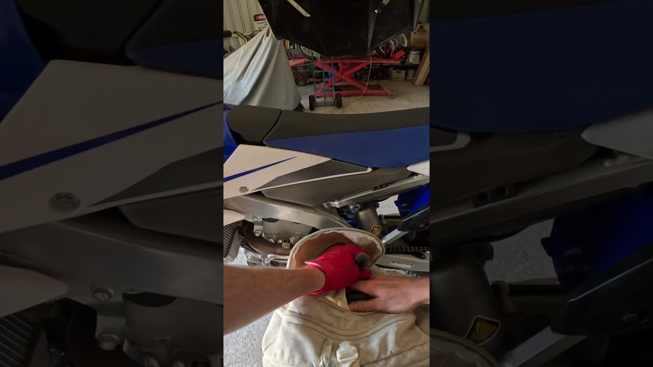 Satisfying zipper sound! 