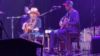 Miniatura del video "Willie Nelson and Micah Nelson - I’ll Love You Til The Day I Die"