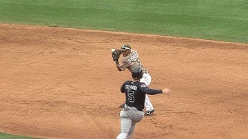 ATL@SD: Braves challenge out call, confirmed in 8th