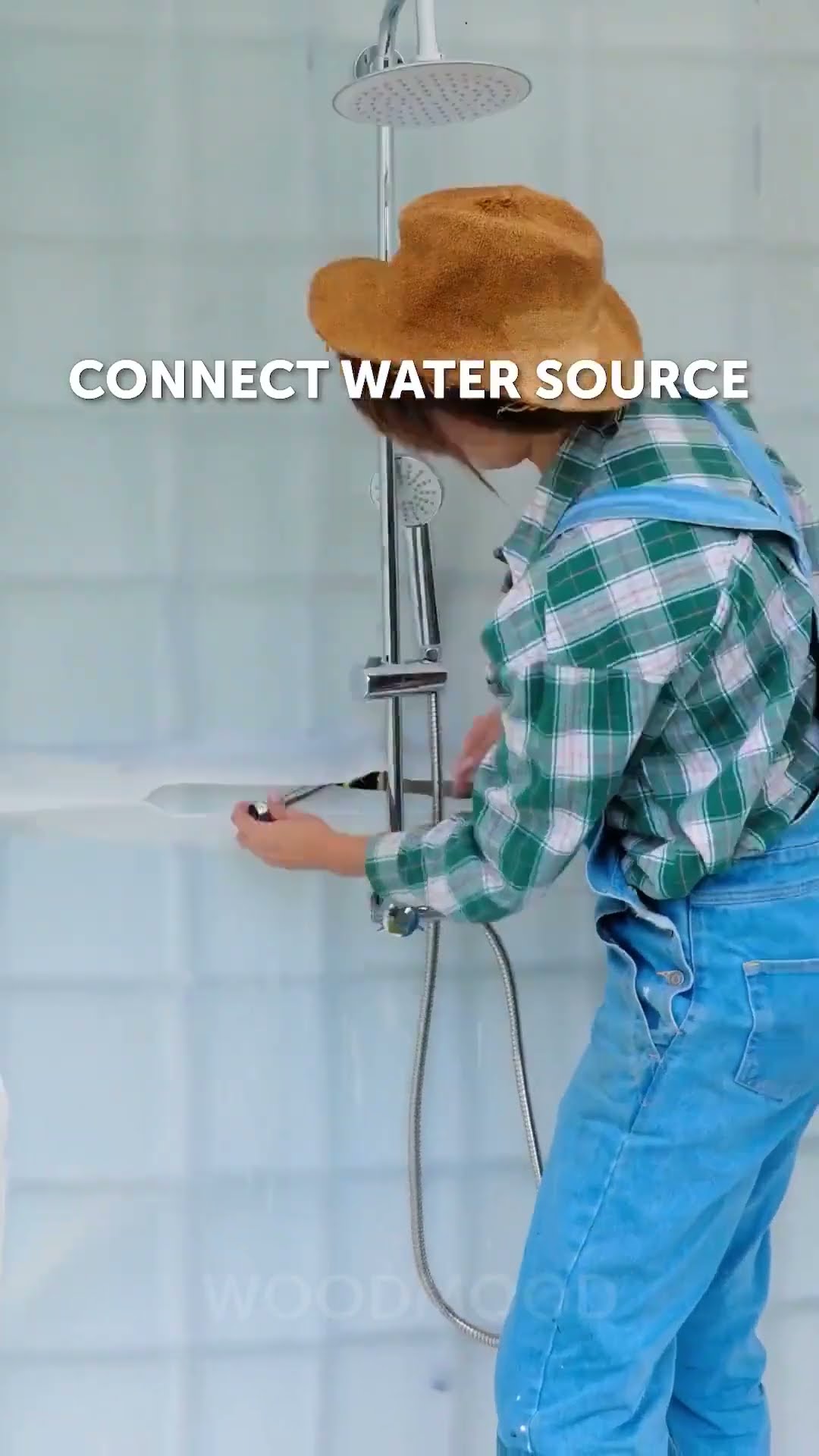 You know what you need? A DIY outdoor shower for your backyard! ?✨