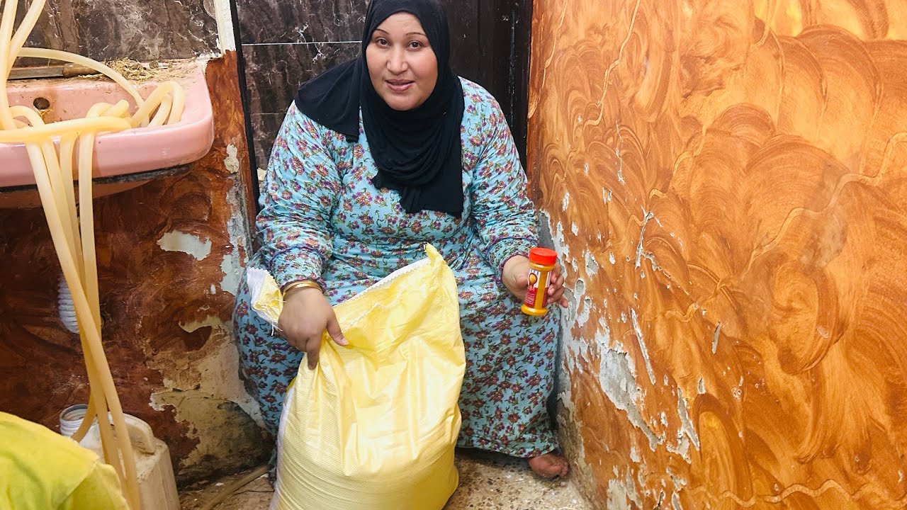 هقولكم علي سر العلف اللي بيوصل الفرخة ل ٥كيلو في الدورة والملعقه دي رابع يوم للفراخ البيضاء مهمه جدا