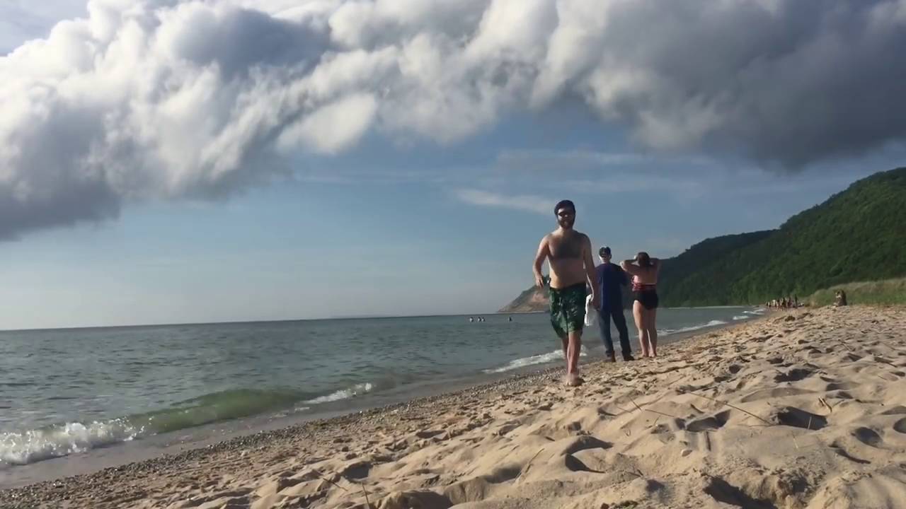 Increíble Nube sobre el Lago Michigan | Roll Cloud Over Lake Michigan ...