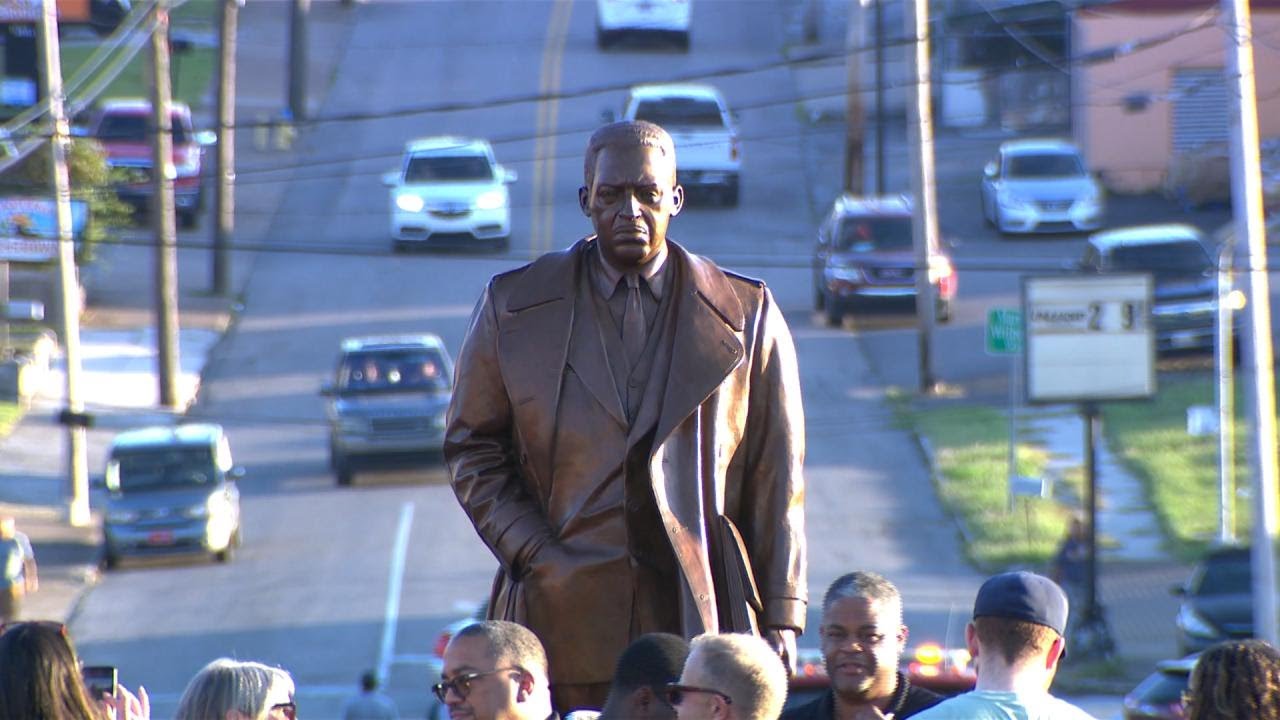 Statue of Thurgood Marshall unveiled in downtown Columbia