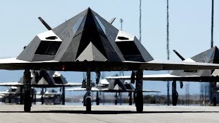 世界初のステルス戦略爆撃機F-117夜鷹話