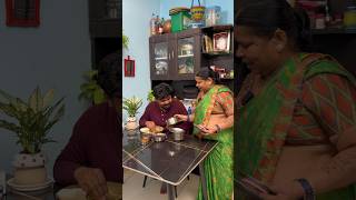 నాకు ఇష్టం అని 😍 ఇన్ని కూరలు చేస్నవ అమ్మ 😭😂|Ft.5 Monkeys food — video thumbnail