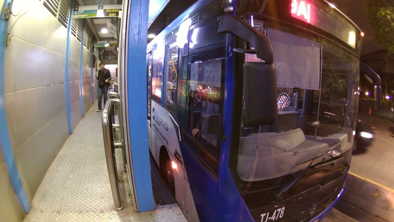 Trans Jakarta Busway Koridor 9 Pinang Ranti Pluit - YouTube