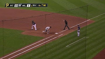 PIT@MIL: Sanchez completes unassisted double play