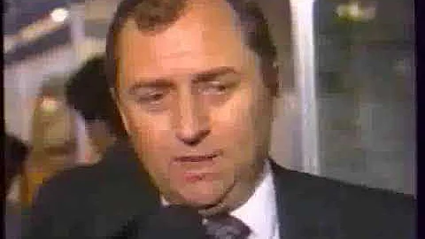 TVP 2  - Urywek wydania programu informacyjnego z pażdziernika 1990 roku