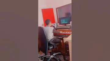 Harmonizer Amkubali Huyu Mtoto Wa Darasa La 5 Kwa Kurudia Kuitengeneza Beat Ya Anjella No Body 