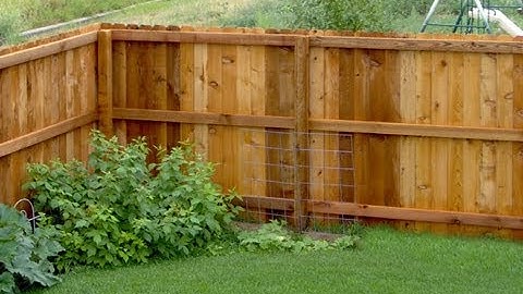 HOW TO INSTALL A CEDAR FENCE!!  Part 1