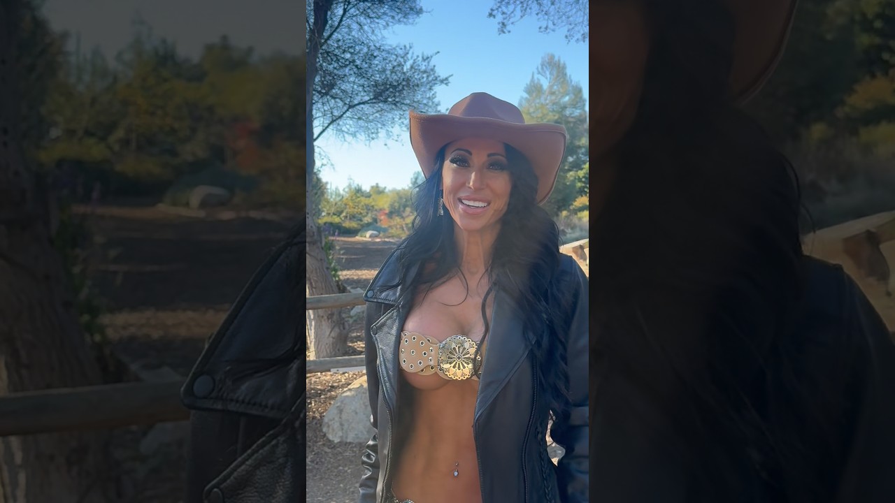 Take bae to work day 🤣 just mildly inappropriate 🤭 🤠 🐴 #cowgirl #bts #dothingsyoudontwanttodo