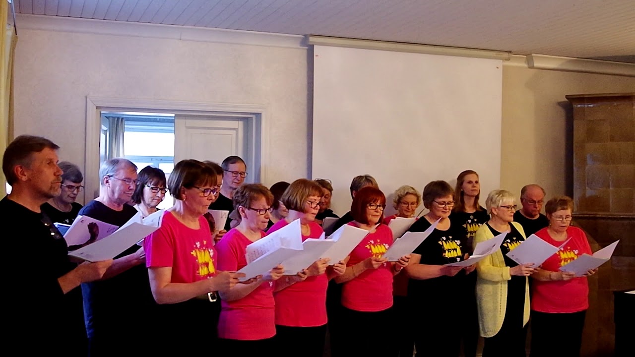 Omalla äänellä -lauluryhmä - Jäätelökesä