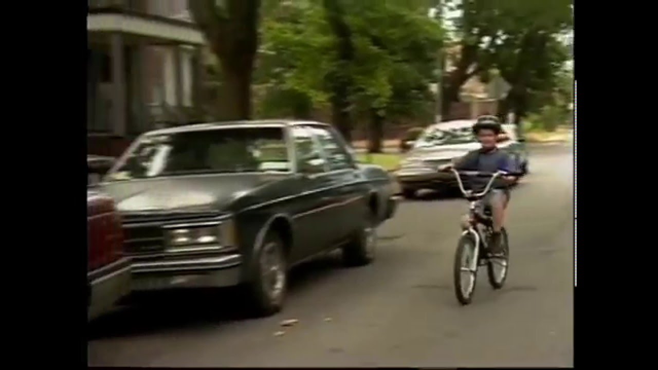 Obejrzyj Riding on my Bicycle - Suki & Ding Safety (Music Video) w YouTube Obejrzyj Riding on my Bicycle - Suki & Ding Safety (Music Video) w YouTube