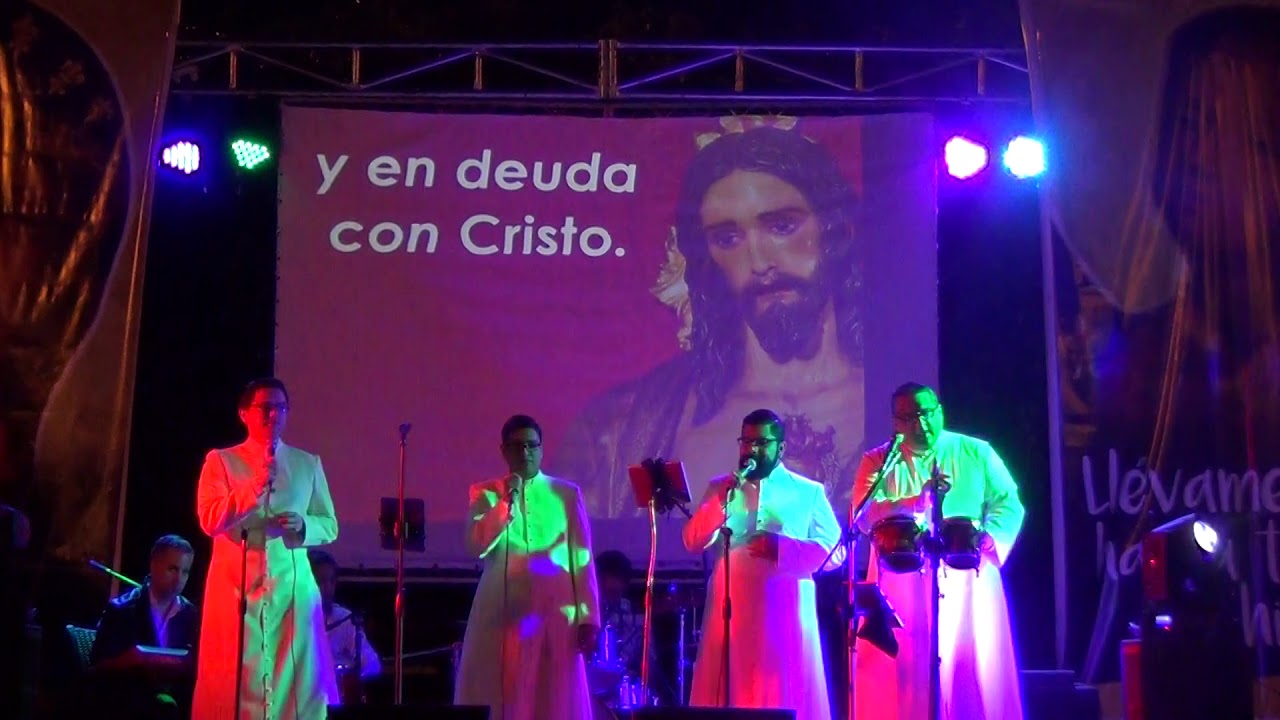 Los Padrecitos con su tema 