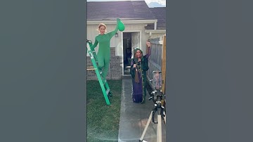 Thumbnail of wait for it… 😱 HOCUS POCUS #shorts