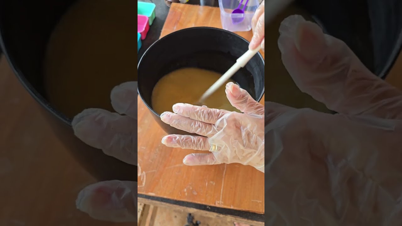 Receita de sabão em barra para iniciantes com 1 litro de óleo #receitas #sabonetesartesanal 