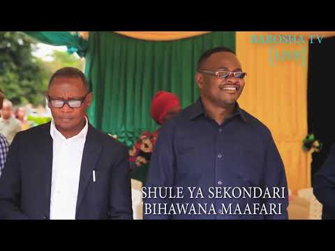 Video: Kwa nini Jumba la Versailles lilijengwa kwa haraka, na mabomba hayakutumiwa kuosha