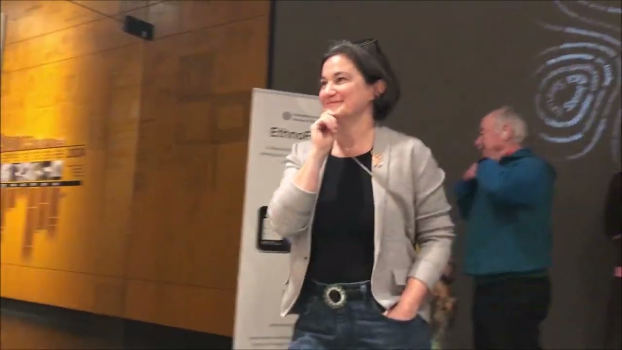 Nézzünk a tárgyak szépsége mögé! - Tematikus kurátori tárlatvezetés a gyűjteményi kiállításban