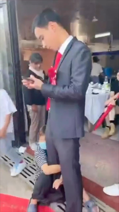 Marriage tradition turns weird in China