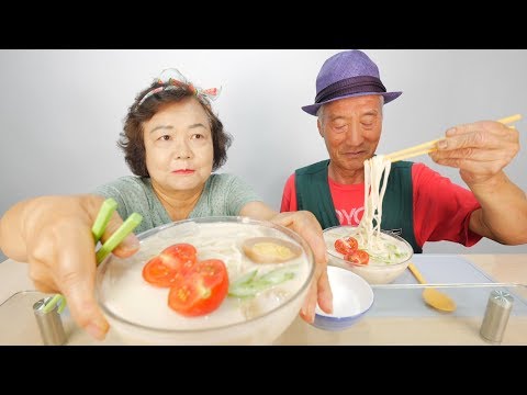 콩국수 시원하게 한 그릇 만들어 먹기 [ENG] <strong>Cold</strong> Soybean-Soup Noodles mukbang eating <strong>show</strong>