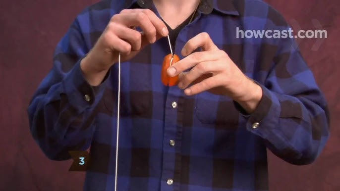 Bir yigit jojani kamera oldida qattiq sikayapti.