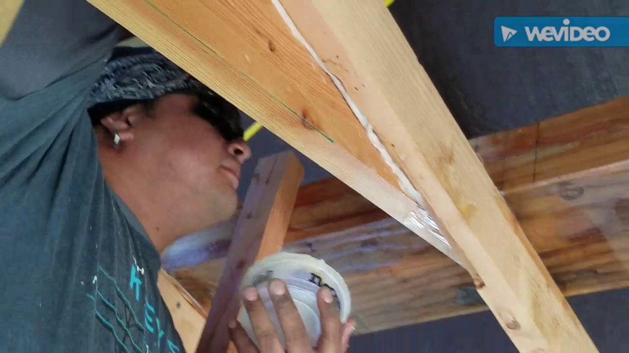 ⁣Gluing the first frames to the keelson