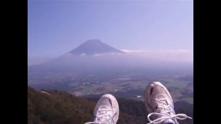 朝霧高原でパラグライダー