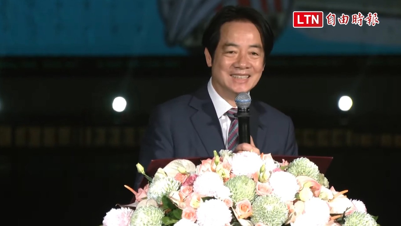 國慶光雕總統府登場!1億張選票堆起「民主之山」 總統賴清德:每個人都是台灣民主造山者 國慶光雕總統府登場!1億張選票堆起「民主之山」 總統賴清德:每個人都是台灣民主造山者
