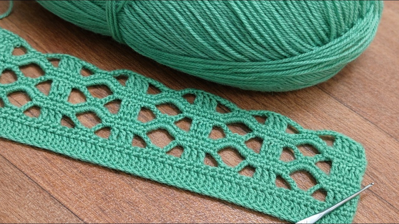 Вам обязательно понравится этот простой узор из 3 рядов, связанный крючком! Такой элегантный и не...