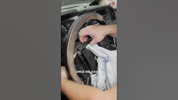 Hoe verwijder je de airbag van het bestuurdersstuur?