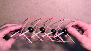 A tensegrity spine model