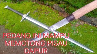 ujicoba ketajaman, kekuatan, dan kelenturan pedang bermata dua.29 November 2022