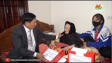 Thăm, tặng quà nhân dịp tết Nguyên Đán