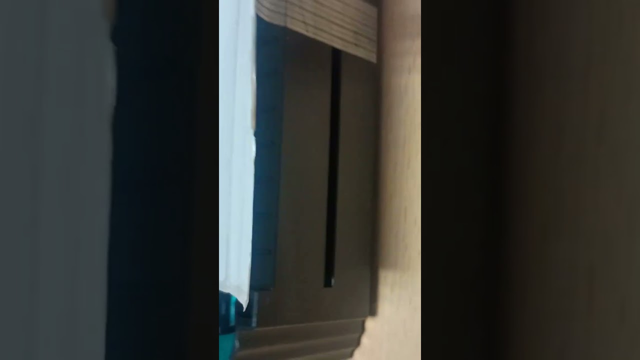 Label roll set in bar code printer 