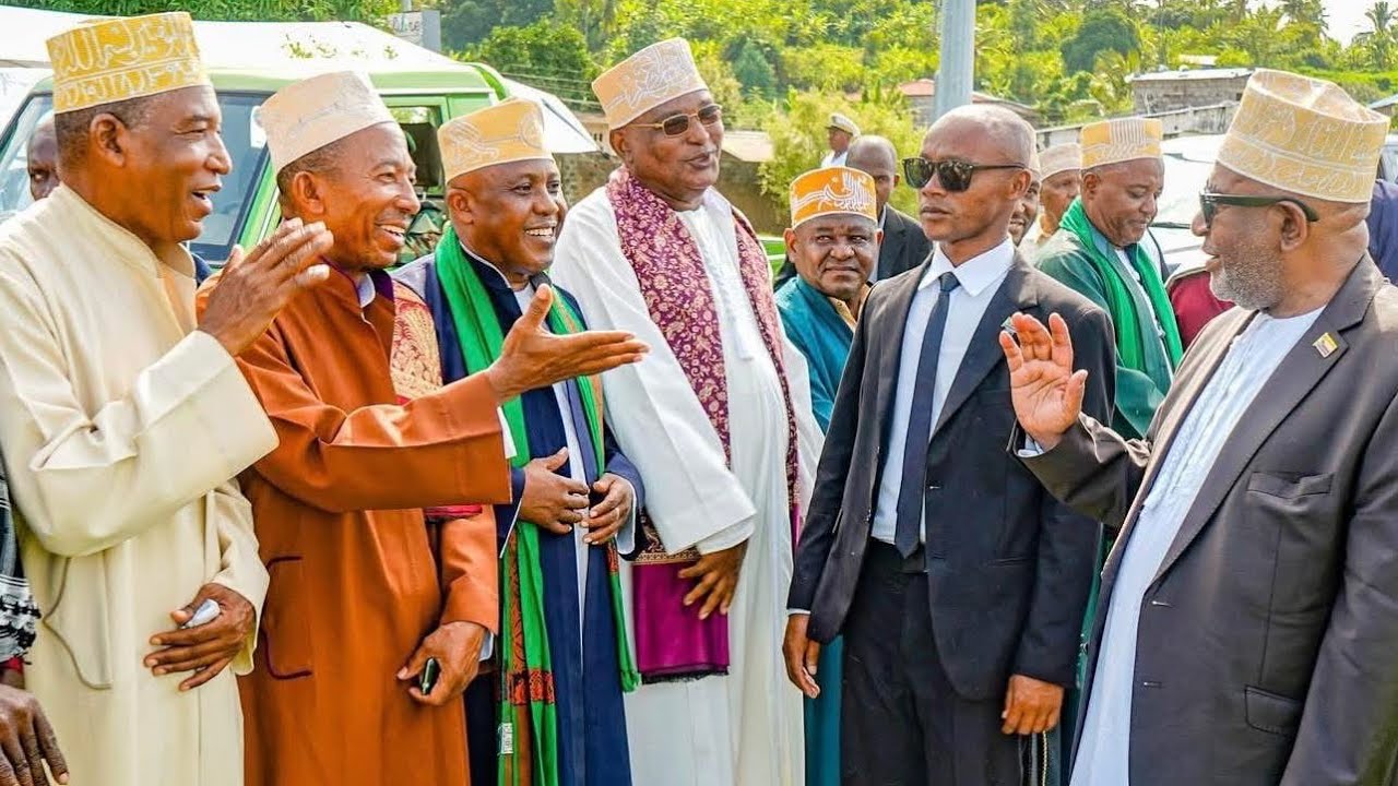 Le Anda du président Azali? La fâchée de Fakridine L’arrivée de Macron à Mayotte? crise de la COI?