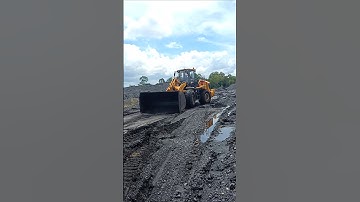 SKILL OPERATOR WHEEL LOADER #shorts