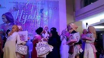 " Indah Nevertari - Gansta " at Viezendha Hijab Festival 2017