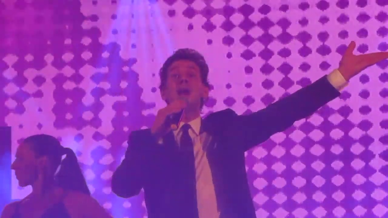 Giuliano Marongiu e il suo gruppo cantano e ballano ''Serenada'' (Furtei 17/08/2019)