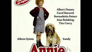 BSO Annie Español - 18 - Todo lo tengo junto a tí