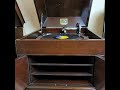 楠 トシエ ♪マイアミ ビーチ ルムバ♪ 195?年 78rpm record. HMV Model No 127 Gramophone