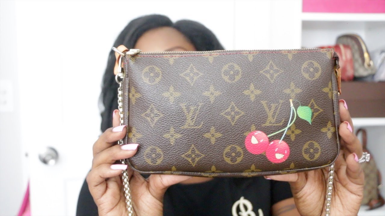 I'm having a moment. I wanted to wear my Vintage Pochette. The