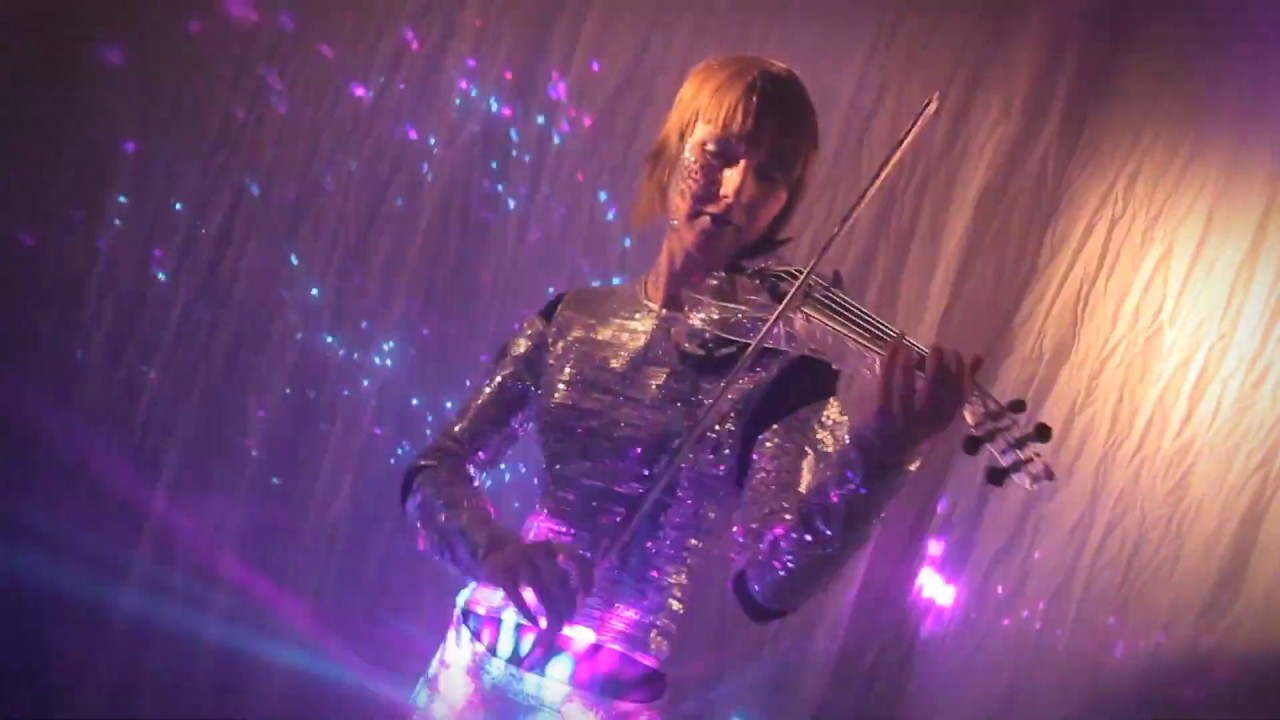 Mirror Violinist