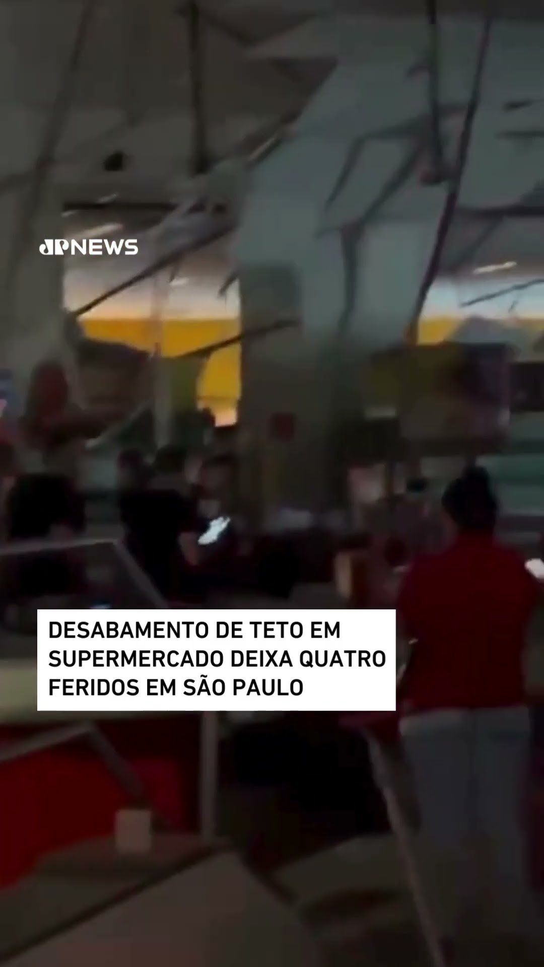 Desabamento de teto em supermercado deixa quatro feridos em São Paulo #shorts