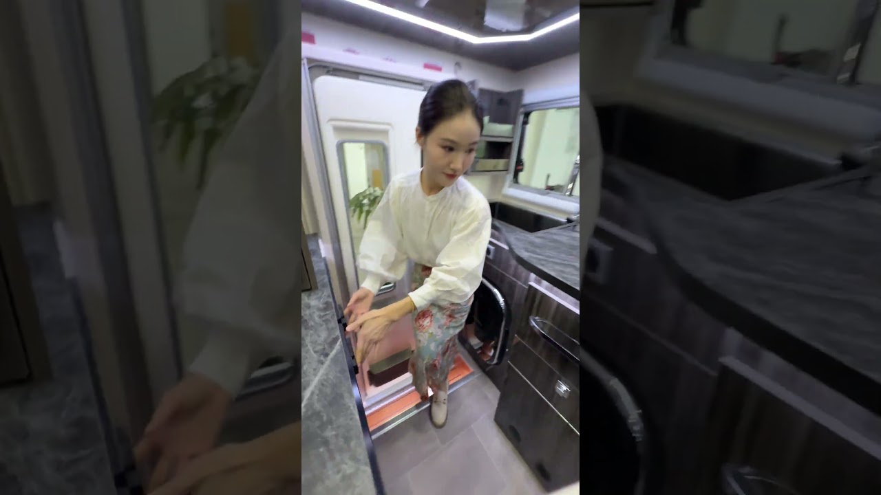 Multi-function multi-scene RV 